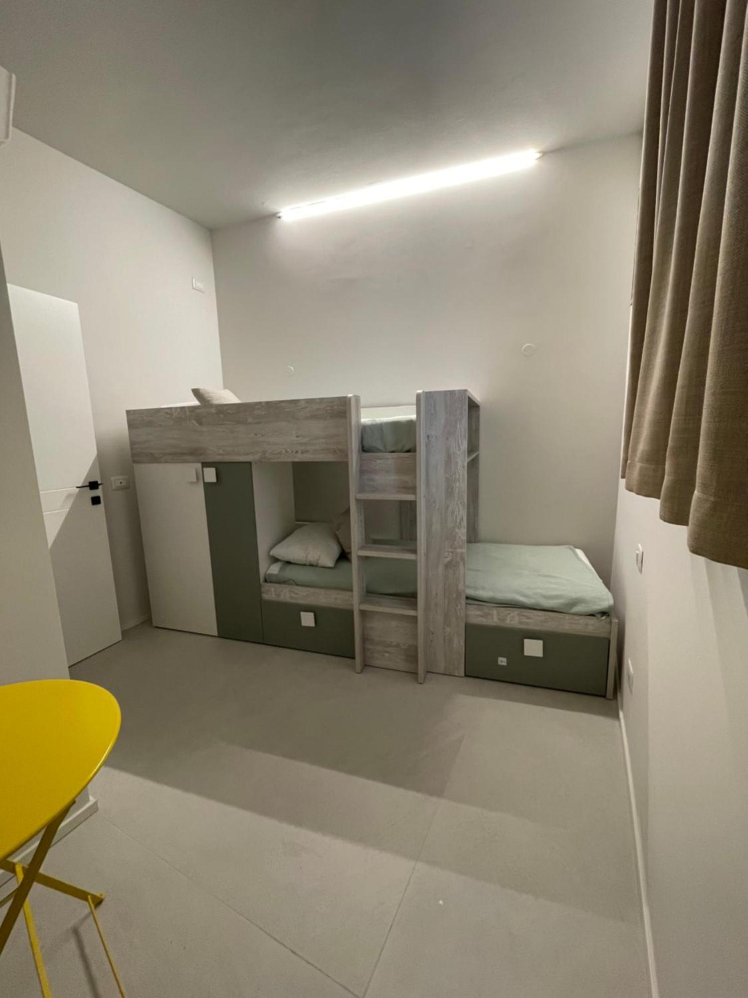 Apartment Daffy House